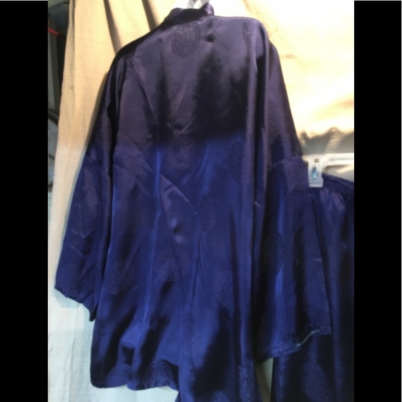 100% silk oriental pajamas in royal blue - Picture 2 of 9